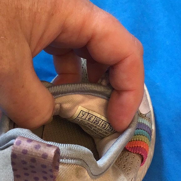 ⛱️2/$5⛱️Bundle ⭐️🎁🎉🍀 Sale! Sketchers rainbow/unicorn slip on sneakers etc - Picture 6 of 7